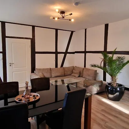 Schoene Einliegerwohnung Im Fachwerkhaus 아파트 *